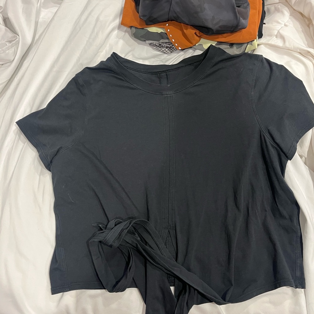 Lululemon it’s a tie tee size 10
